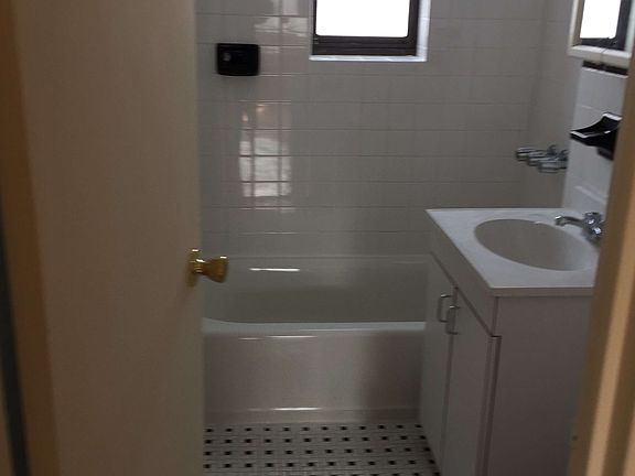 4th image of 4708 43rd Ave APT B26