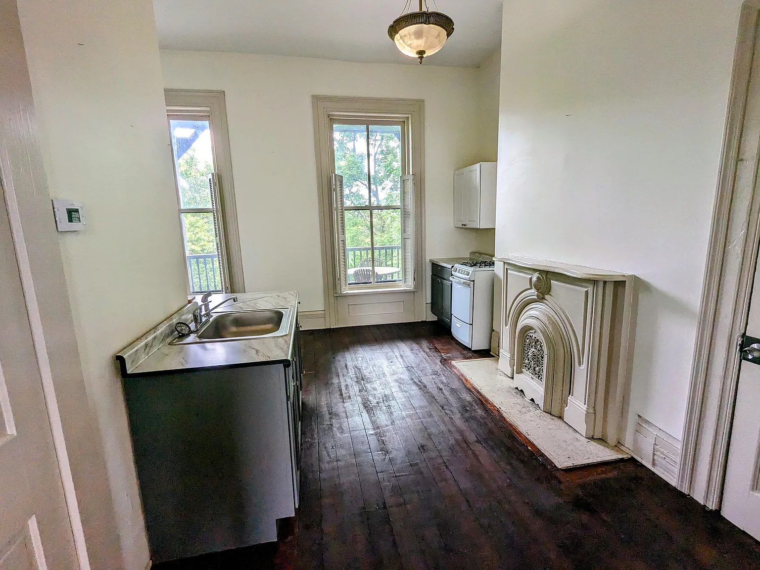 1 bed, 1.0 bath, $1,050 — Photo 4
