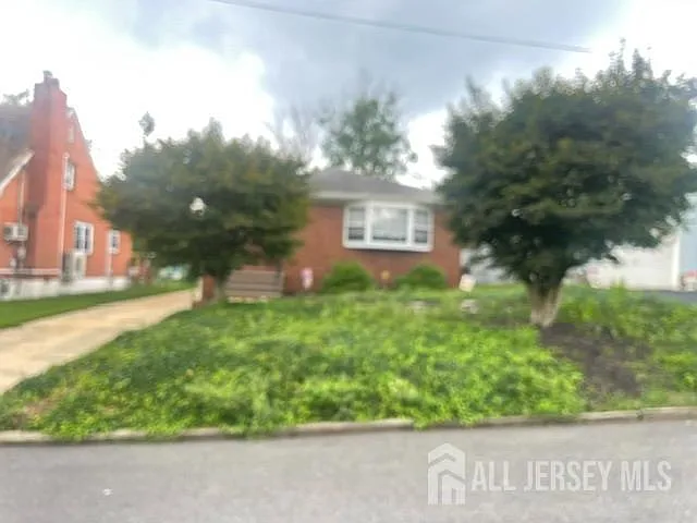 47 S Walnut Ave