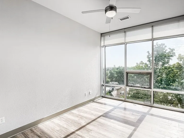 4923 King St — Photo 24
