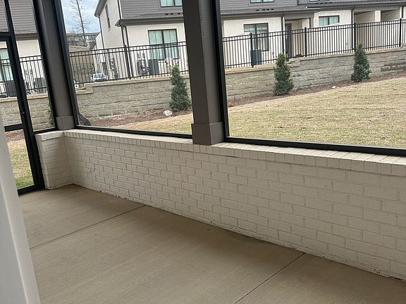 5th image of 449 Stillwater Ln