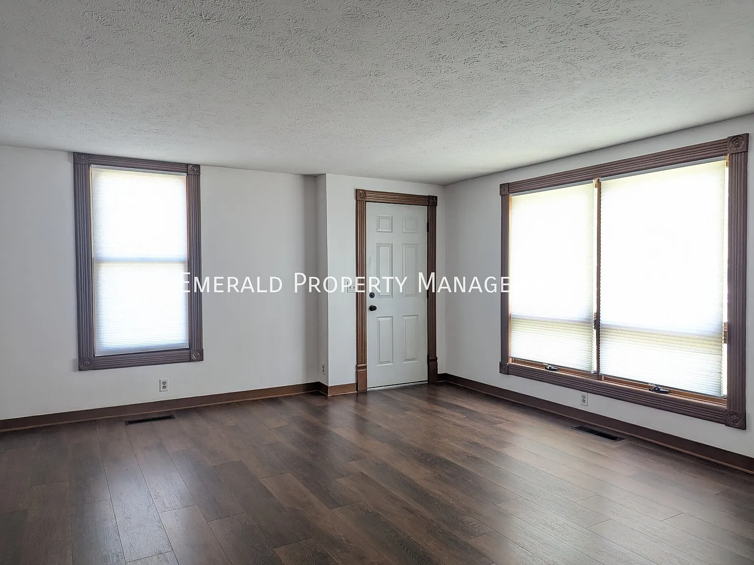 3 bed, $2,200 — Photo 4
