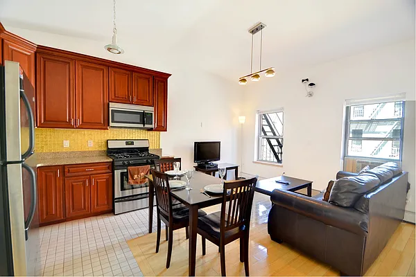 Rented by Smart City Real Estate LLC | media 12