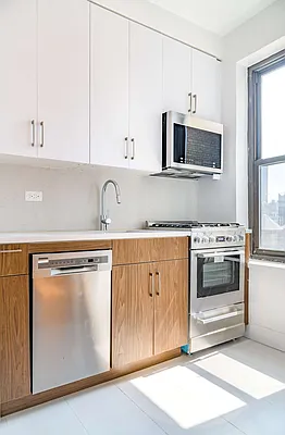 Rented by Charney Real Estate LLC | media 15