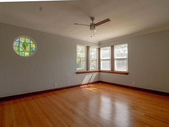 3rd image of 4008 Wilmington Ave APT 11