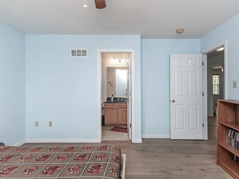 2nd bedroom has it's own full bath