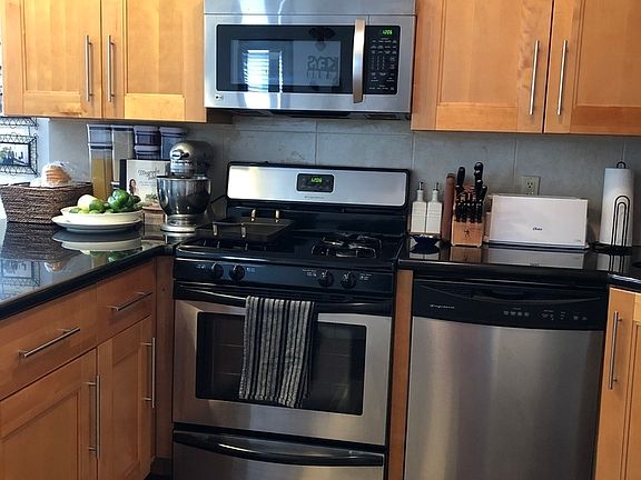 4th image of 4261 Hunter St APT 3R