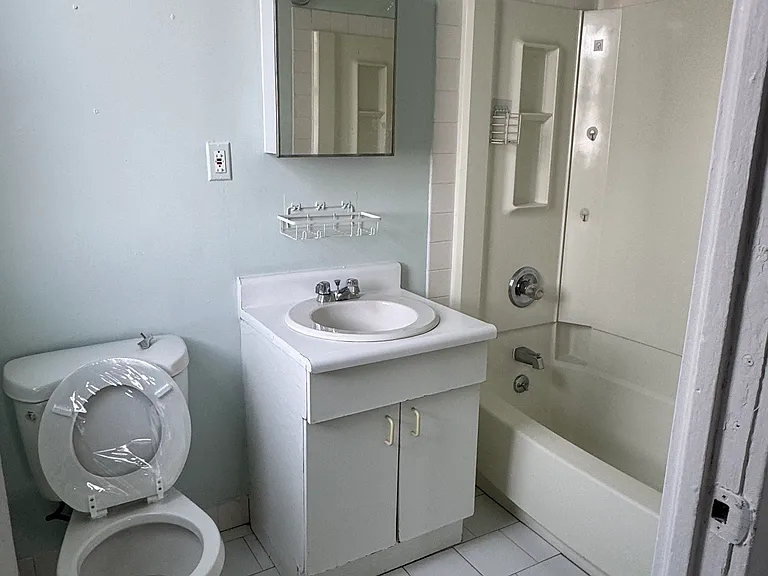 64 W 19th St #1 — Photo 5