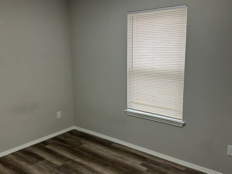 2433 W Yvonne Dr #2433 — Photo 3