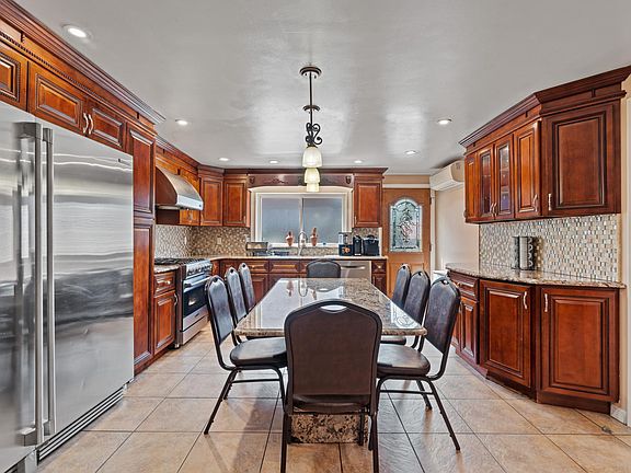 2nd image of 182 Murray Ave #1