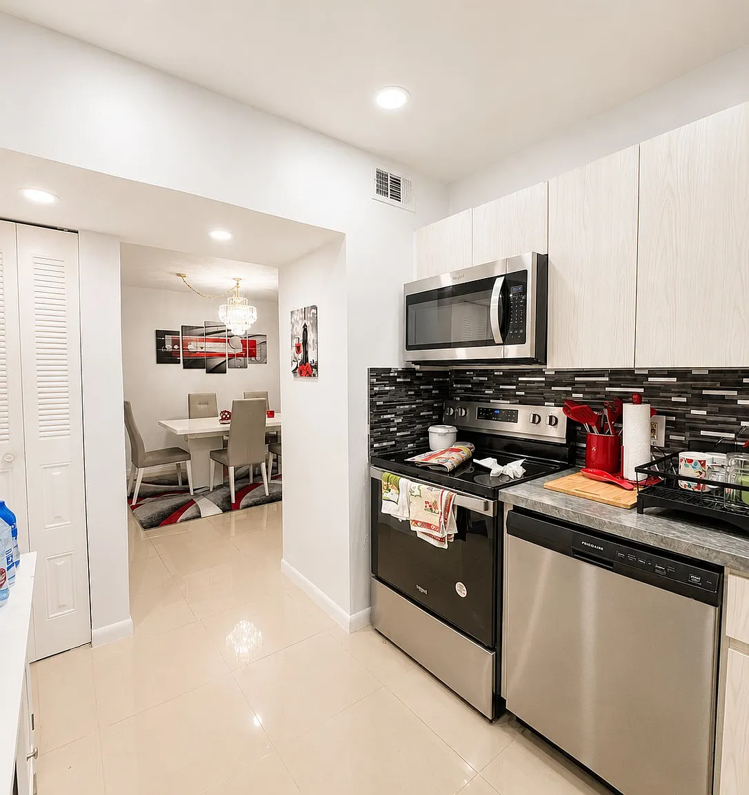 1 bed, 672 sqft, $1,800 — Photo 1