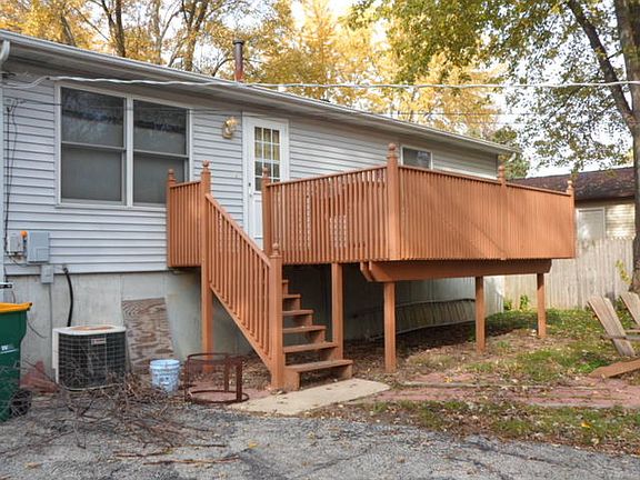 2nd image of 1315 Barberry Ln