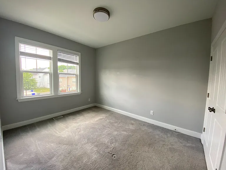 118 Philips Sq — Photo 37