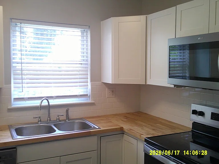 153 15th Ave NW — Photo 5