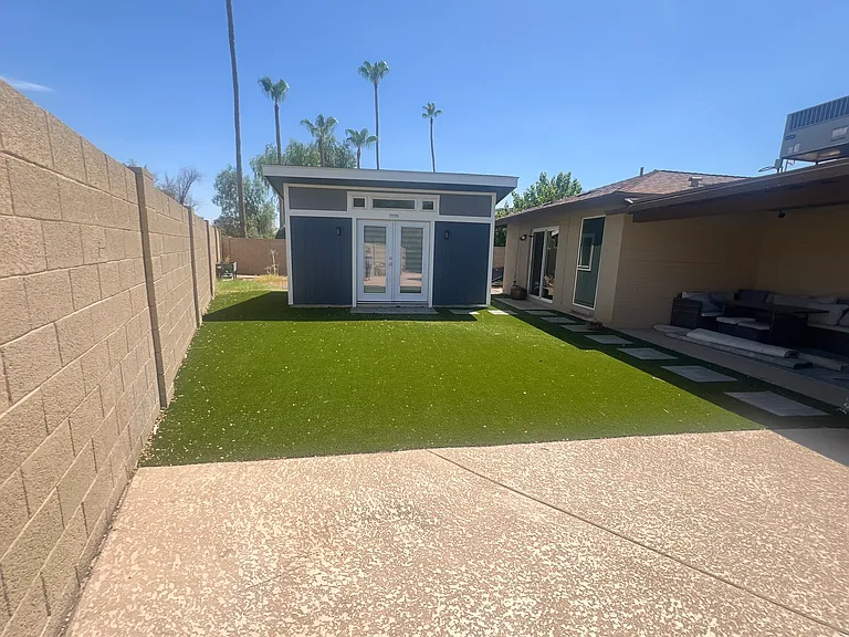 Back yard bonus room, can be used as office or she shed