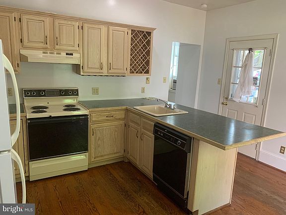 5th image of 1725 Gilpin Ave #1