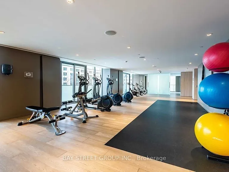 200 Bloor St W #1409 — Photo 45