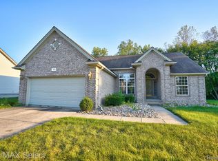 5274 Sequoia Ct, Grand Blanc, MI 48439