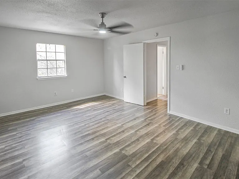 10322 Nold Dr — Photo 13