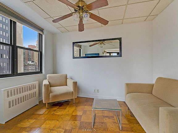 4th image of 225 E 36th St APT 18A
