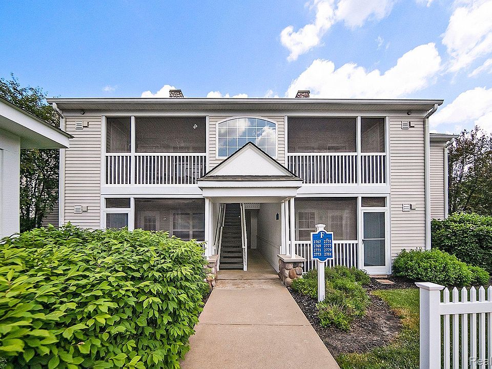 1st image of 2769 S Knightsbridge Cir