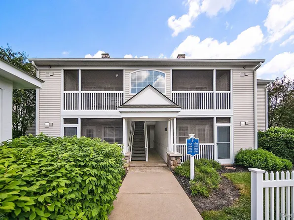 2769 S Knightsbridge Cir, Ann Arbor, MI 48105