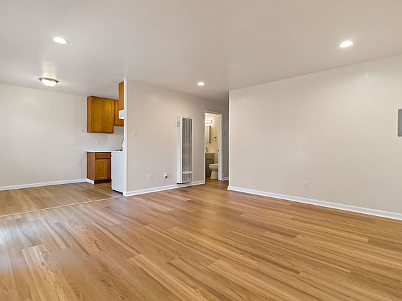 2nd image of 1318 California Ave APT 3