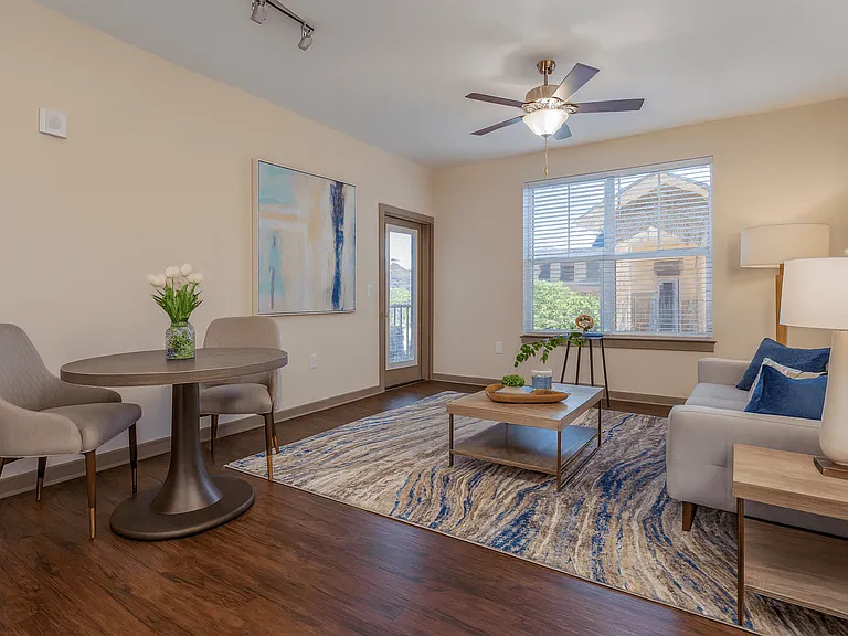 Austin Park Apartments — Photo 9