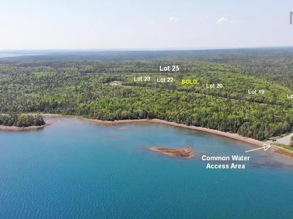 20 Perry Ln, Lennox Passage, NS B0E 1K0