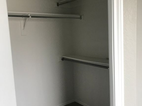 4th image of 508 Clairmont St