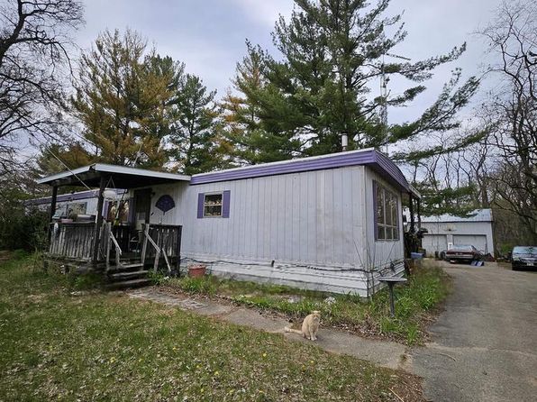 236 Honeyaire Street, Lyndon Station, WI 53944