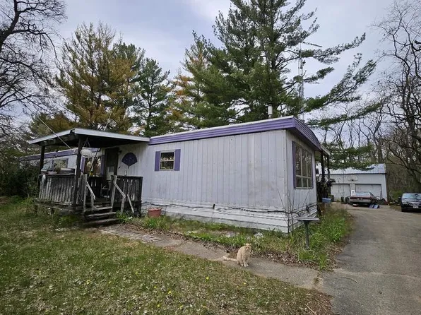 236 Honeyaire Street, Lyndon Station, WI 53944