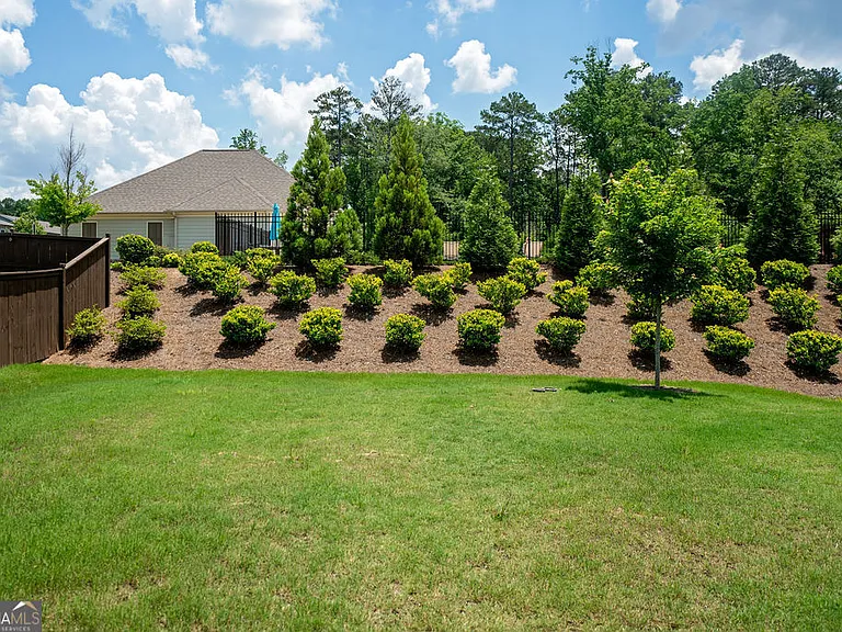123 Vivian Ln — Photo 17
