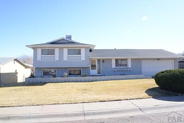 1st image of 12 Tartan Ln
