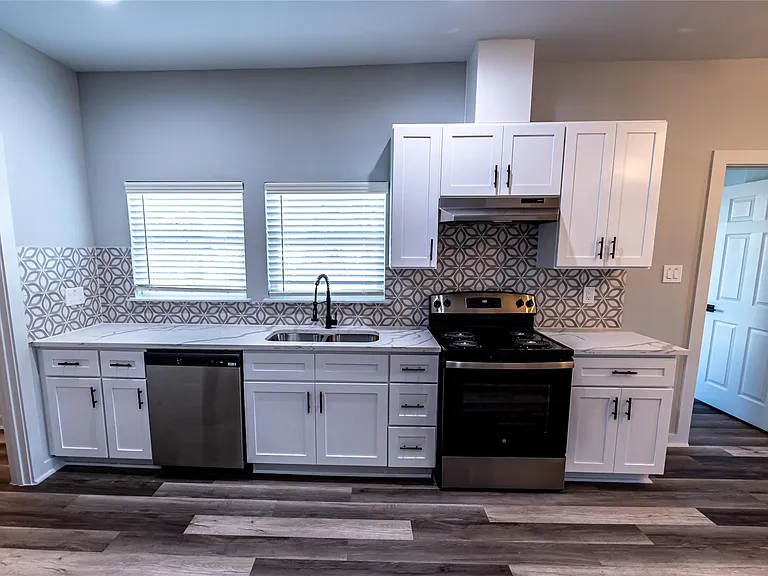102 Marsden St #4 — Photo 13
