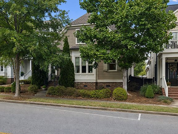 2nd image of 96 Poplar St
