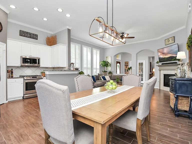 8624 Sunset Loch Dr — Photo 9