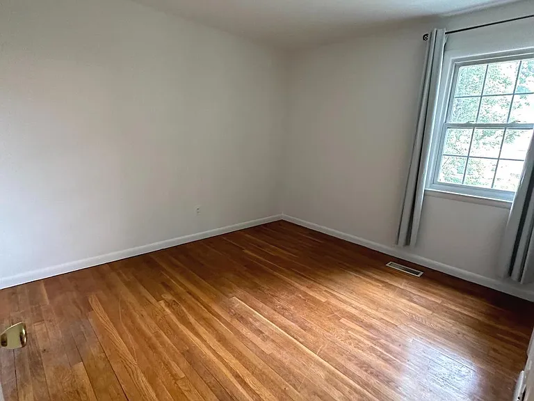 13524 Ellendale Dr — Photo 11