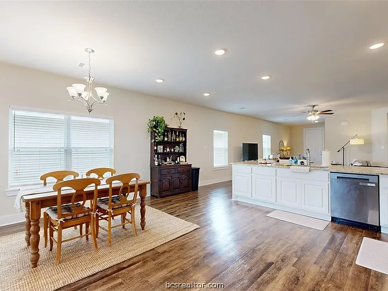 918 Fork Ct — Photo 8