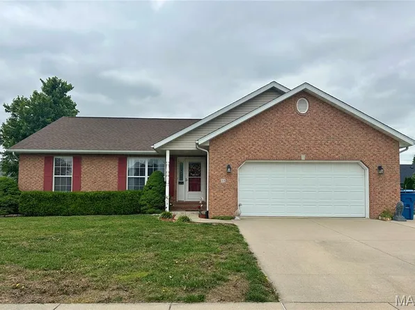 50 Willow Ln, Highland, IL 62249