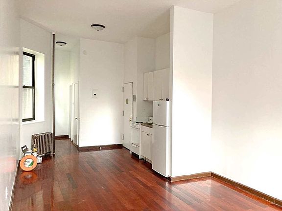 2nd image of 215 Avenue A APT 1RS