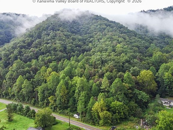 2nd image of 1136 Pond Fork Rd