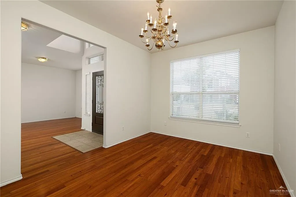 4 bed, 3.5 bath, 3212 sqft, $2,500 — Photo 4