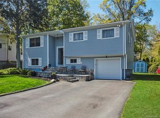 15 Country Club Rd, Norwalk, CT 06851
