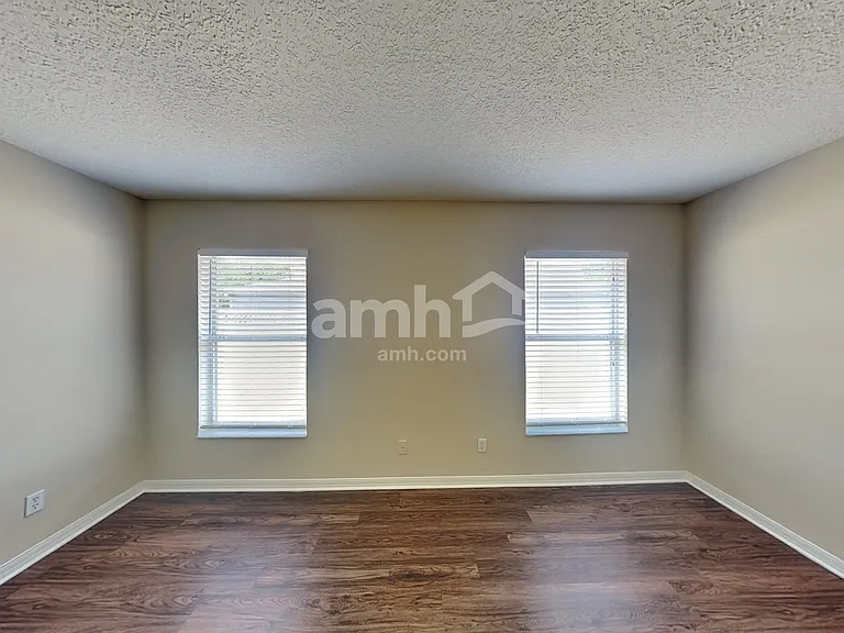 924 Burland Cir — Photo 8