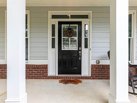 4th image of 178 Treadstone Ln