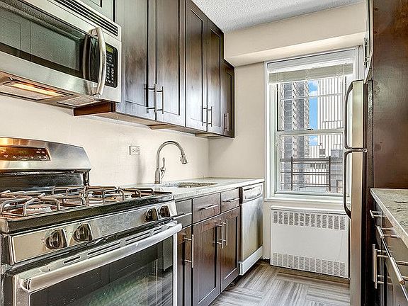 4th image of 747 10th Ave APT 4H