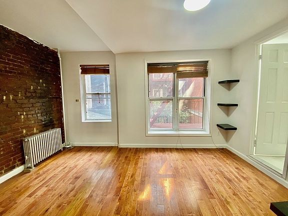 3rd image of 228 Elizabeth St APT 2R