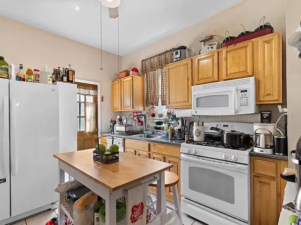 32 Storms Ave, Jersey City, NJ 07306