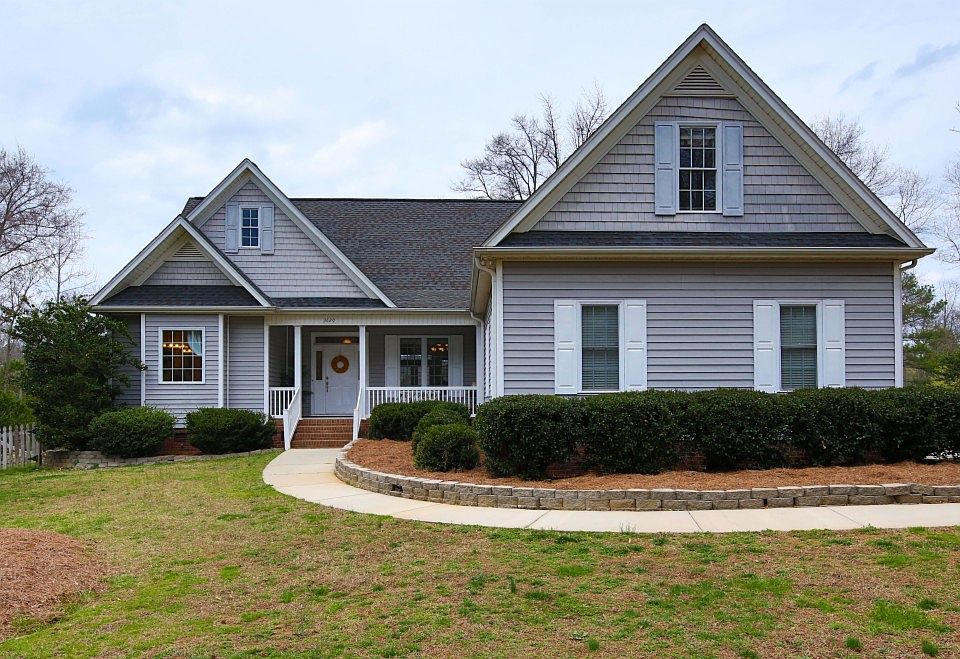 1st image of 3620 Venetian Way